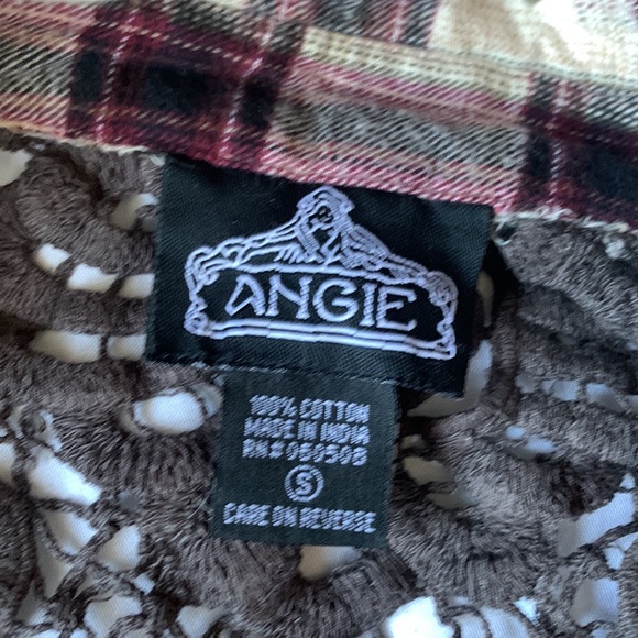 Angie’s flannel with unique grey lace/crochet back - Picture 2 of 4